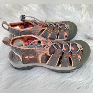 Keen Newport Hydro Closed Toe Sport Sandal Hiking Magnet / Coral Size 5